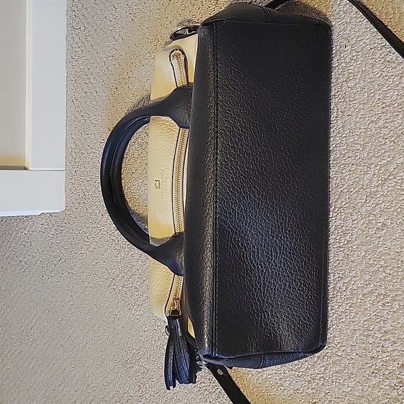 Kate Spade Leather purse - Picture 9 of 9